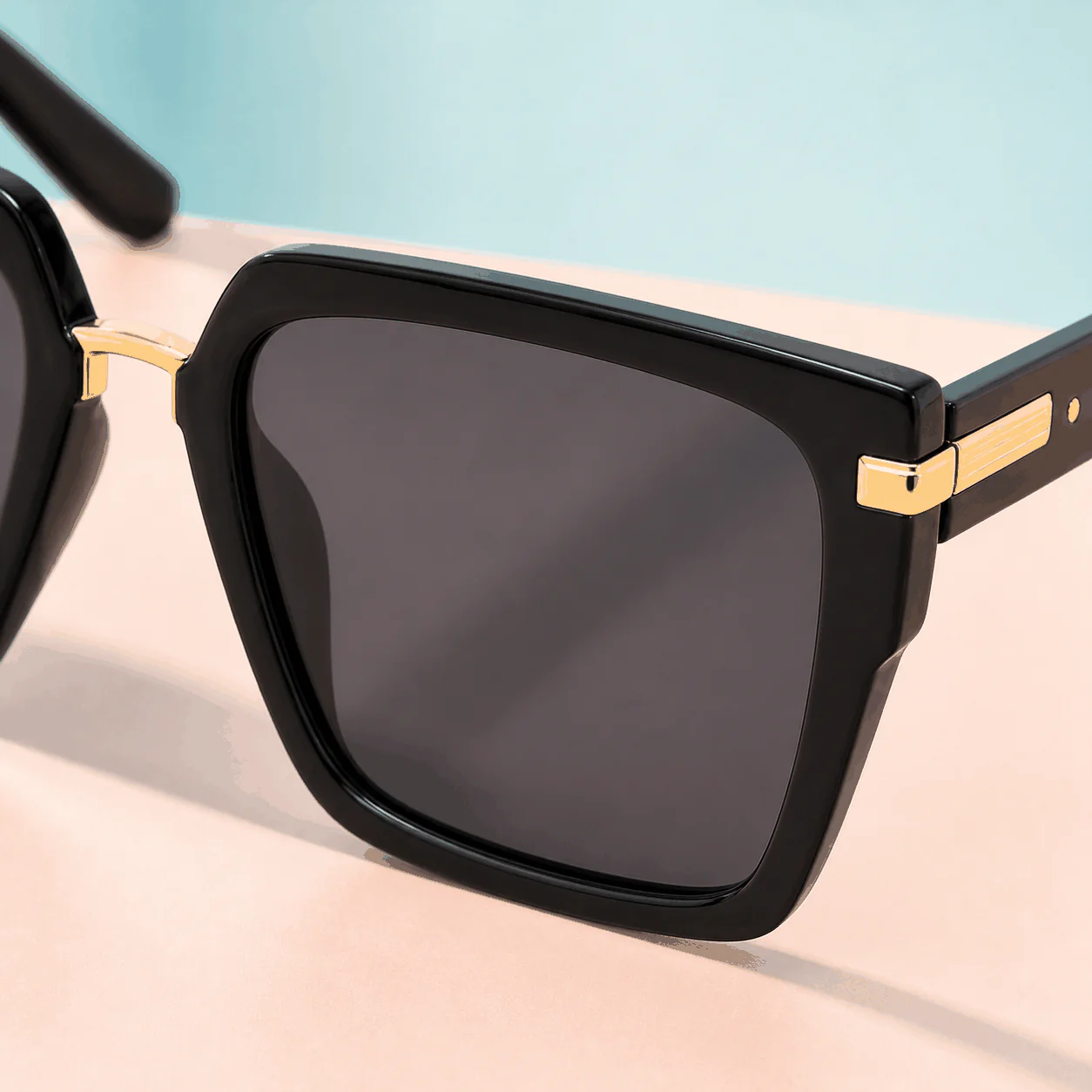 Luxe Square Sunglasses - Black Gold construction view