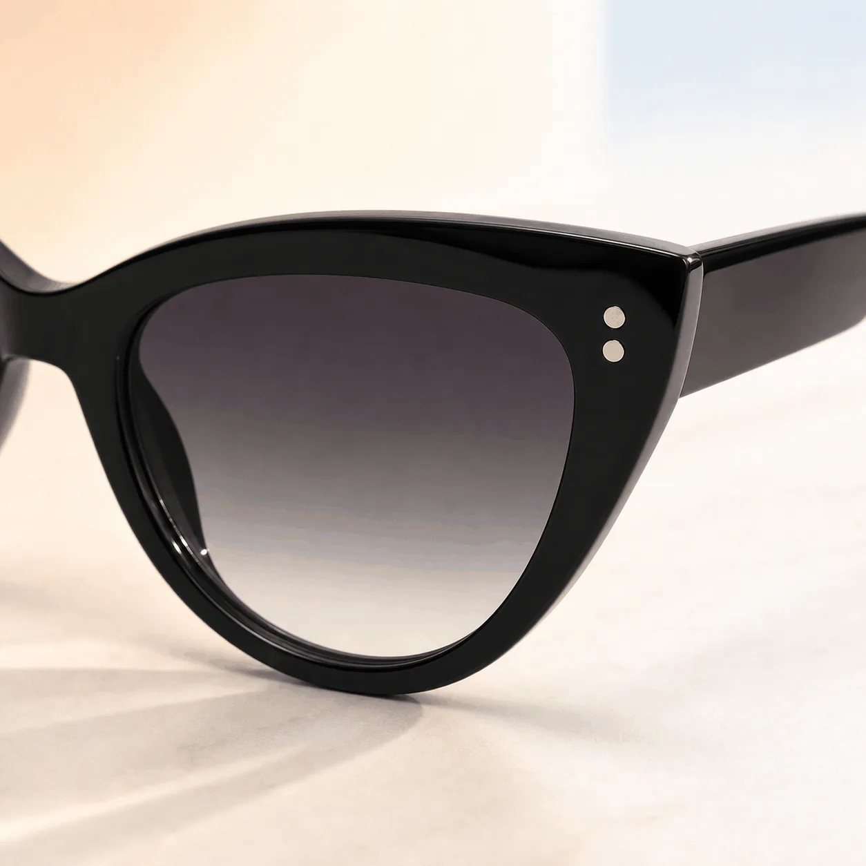 Muse Cat Eye Sunglasses - Black construction view