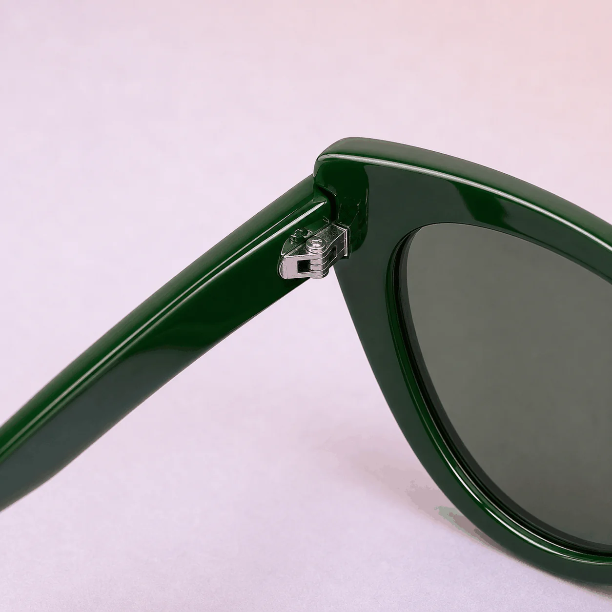 Palma Cat Eye Sunglasses - Green lifestyle view
