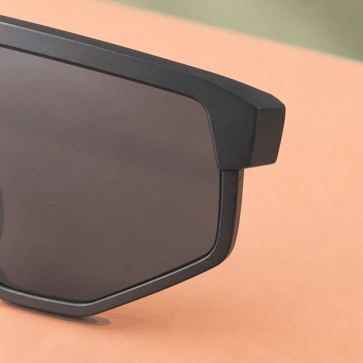 Peak Shield Sunglasses - Charcoal construction view