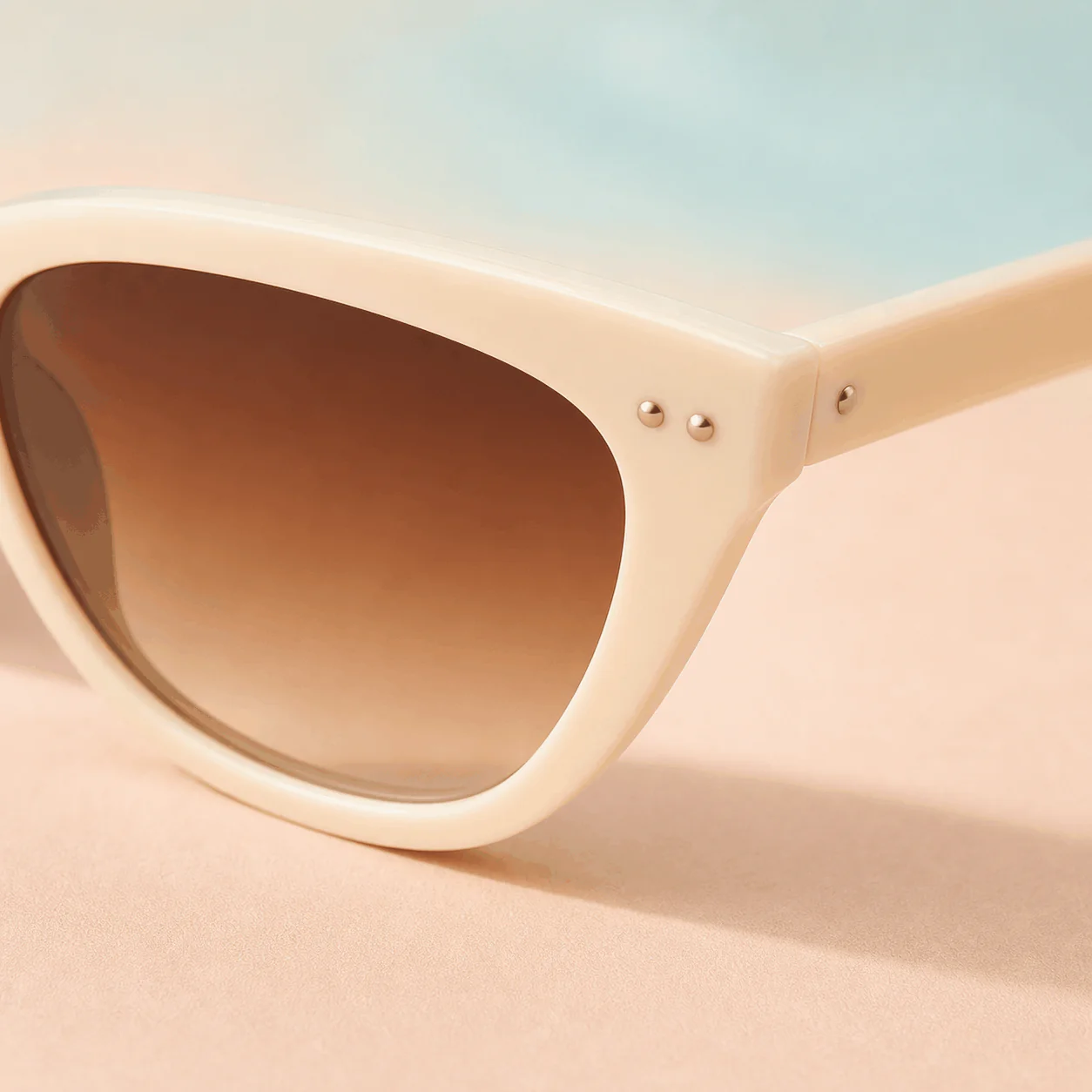 Riviera Cat Eye Sunglasses - Cream construction view