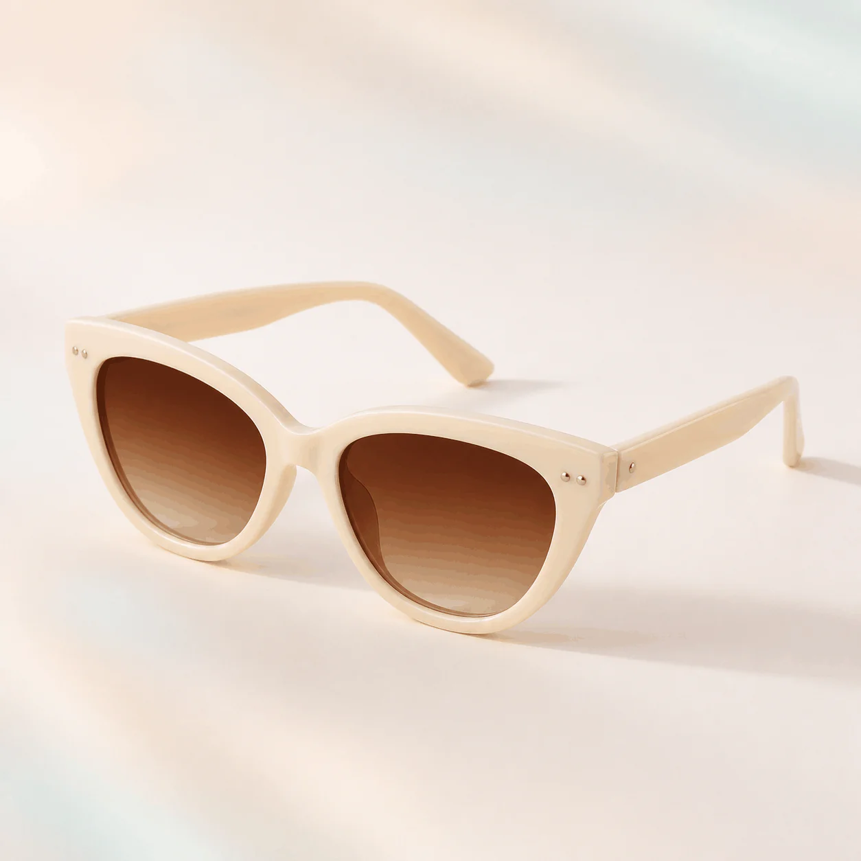 Riviera Cat Eye Sunglasses - Cream material detail
