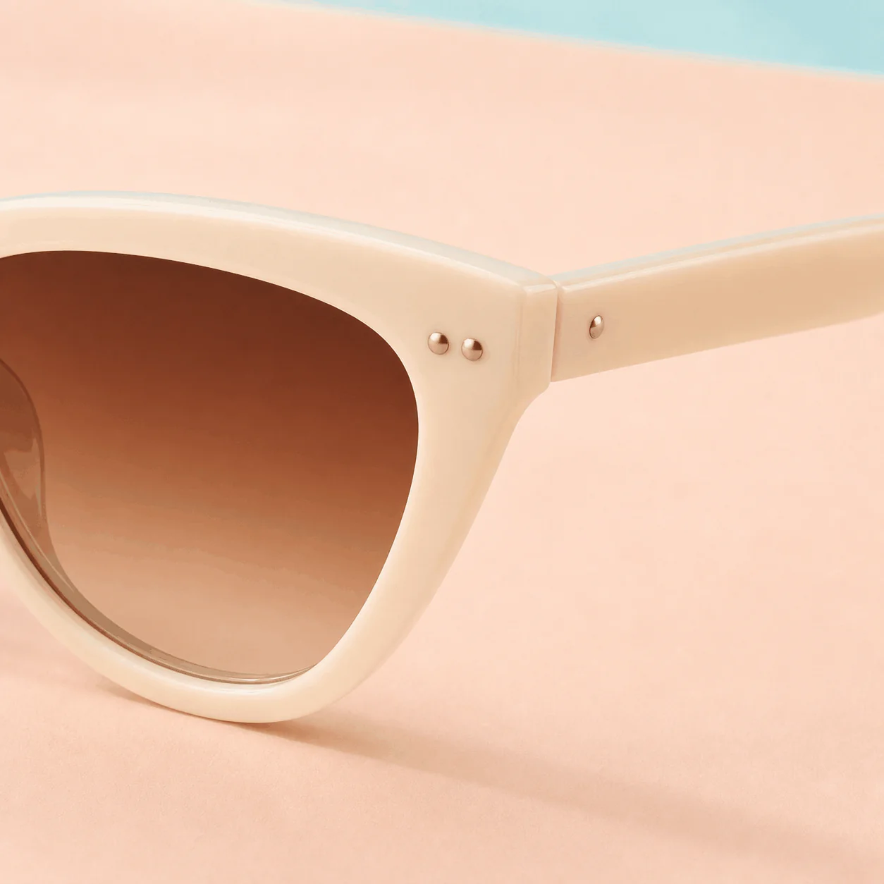 Riviera Cat Eye Sunglasses - Cream lifestyle view